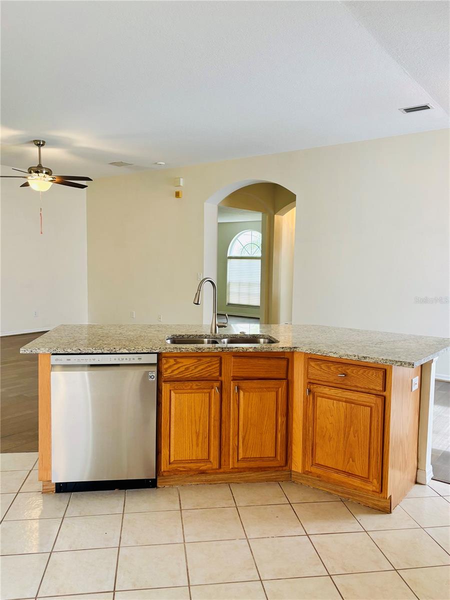 1131 BAYCREST DR, WESLEY CHAPEL, FL, 33544