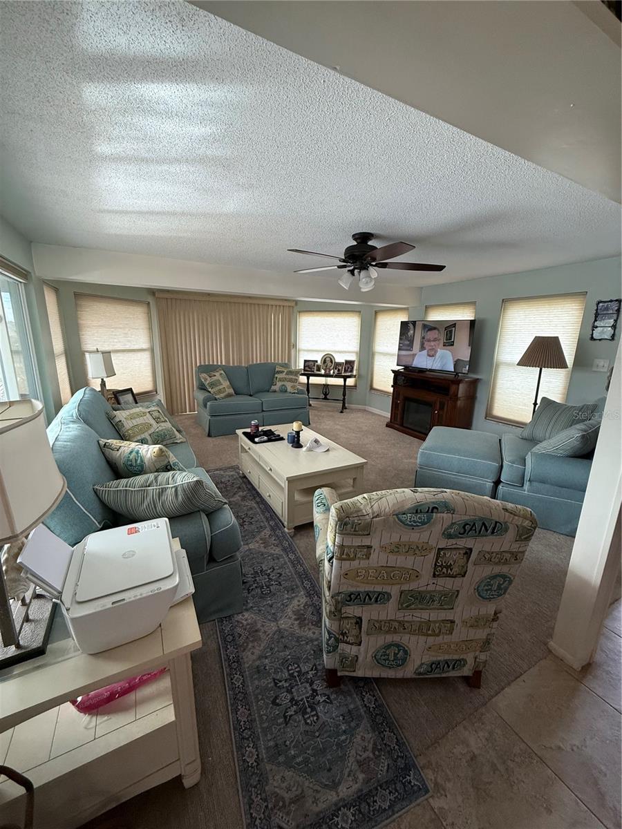 644 BLUE LN NW, PORT CHARLOTTE, FL, 33952