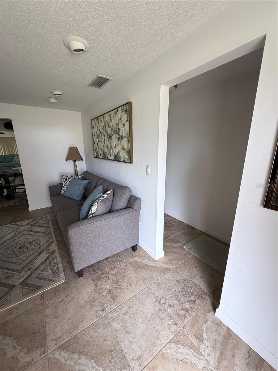 644 BLUE LN NW, PORT CHARLOTTE, FL, 33952