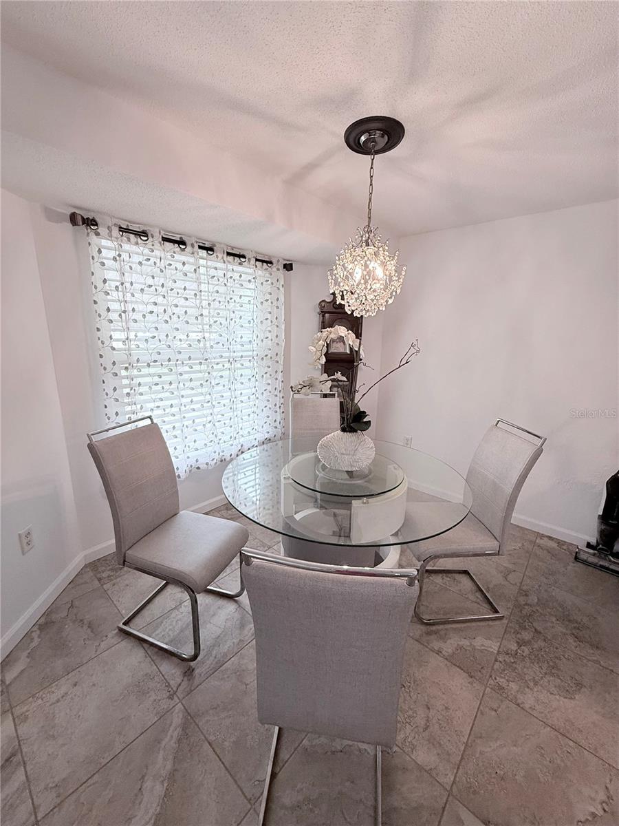 644 BLUE LN NW, PORT CHARLOTTE, FL, 33952