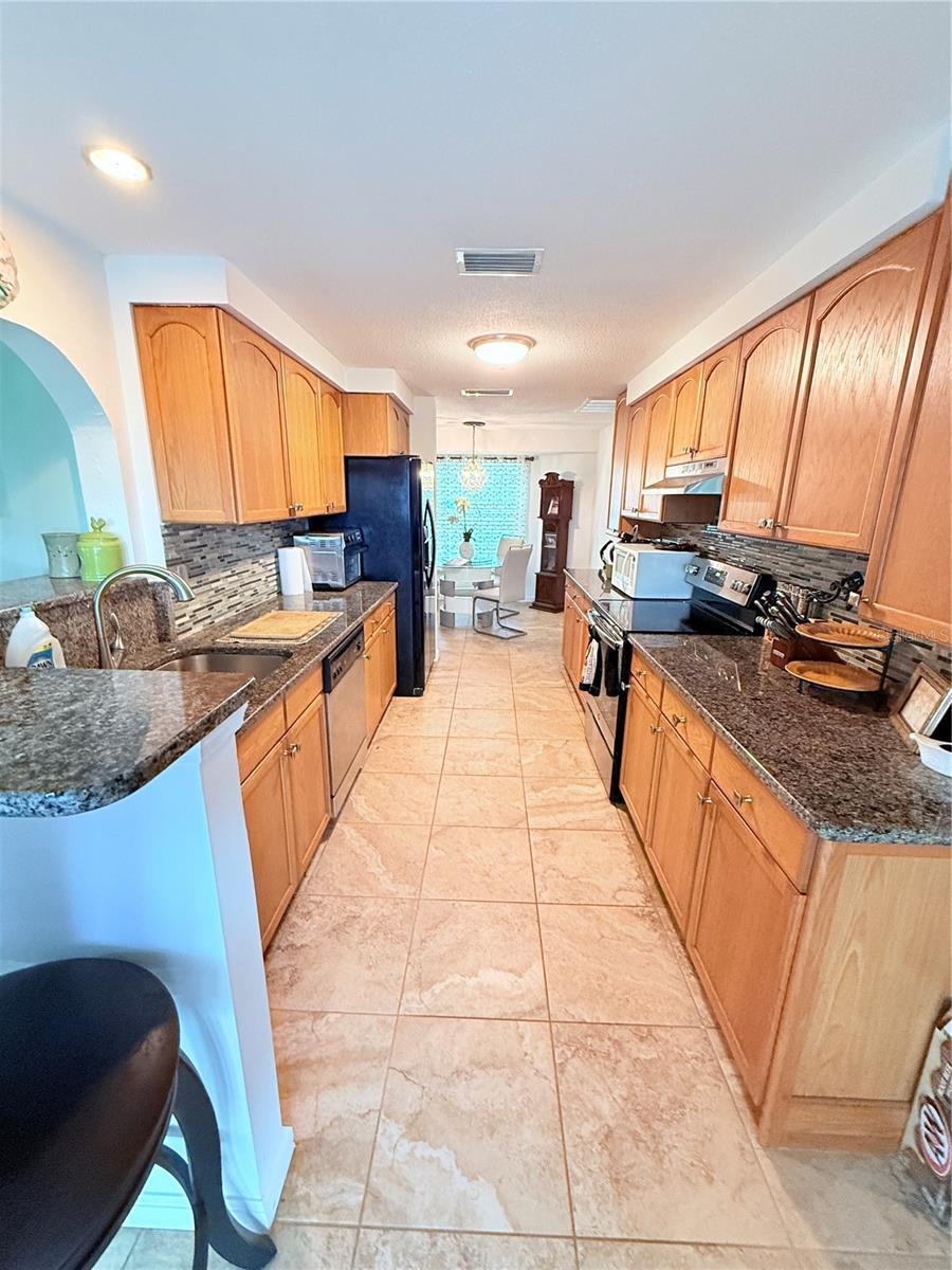 644 BLUE LN NW, PORT CHARLOTTE, FL, 33952