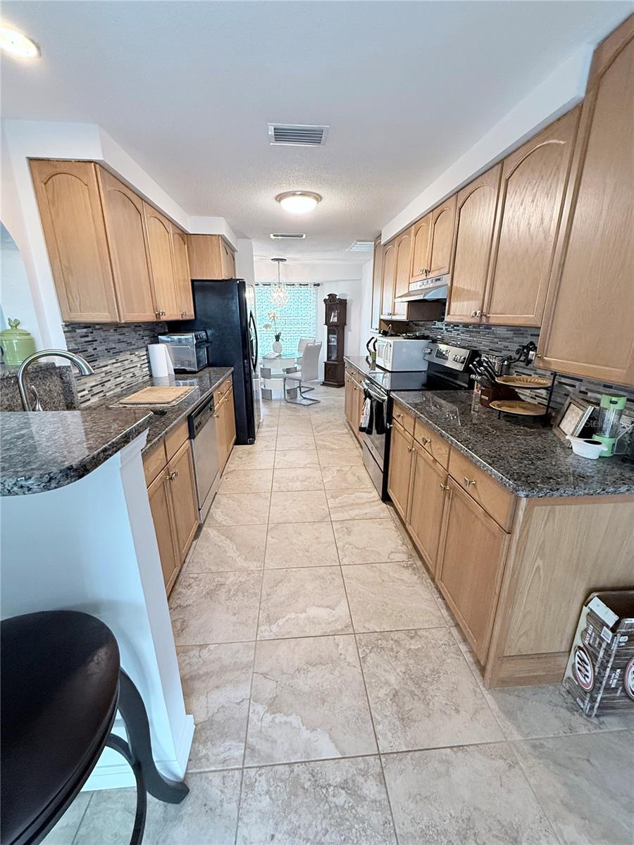 644 BLUE LN NW, PORT CHARLOTTE, FL, 33952