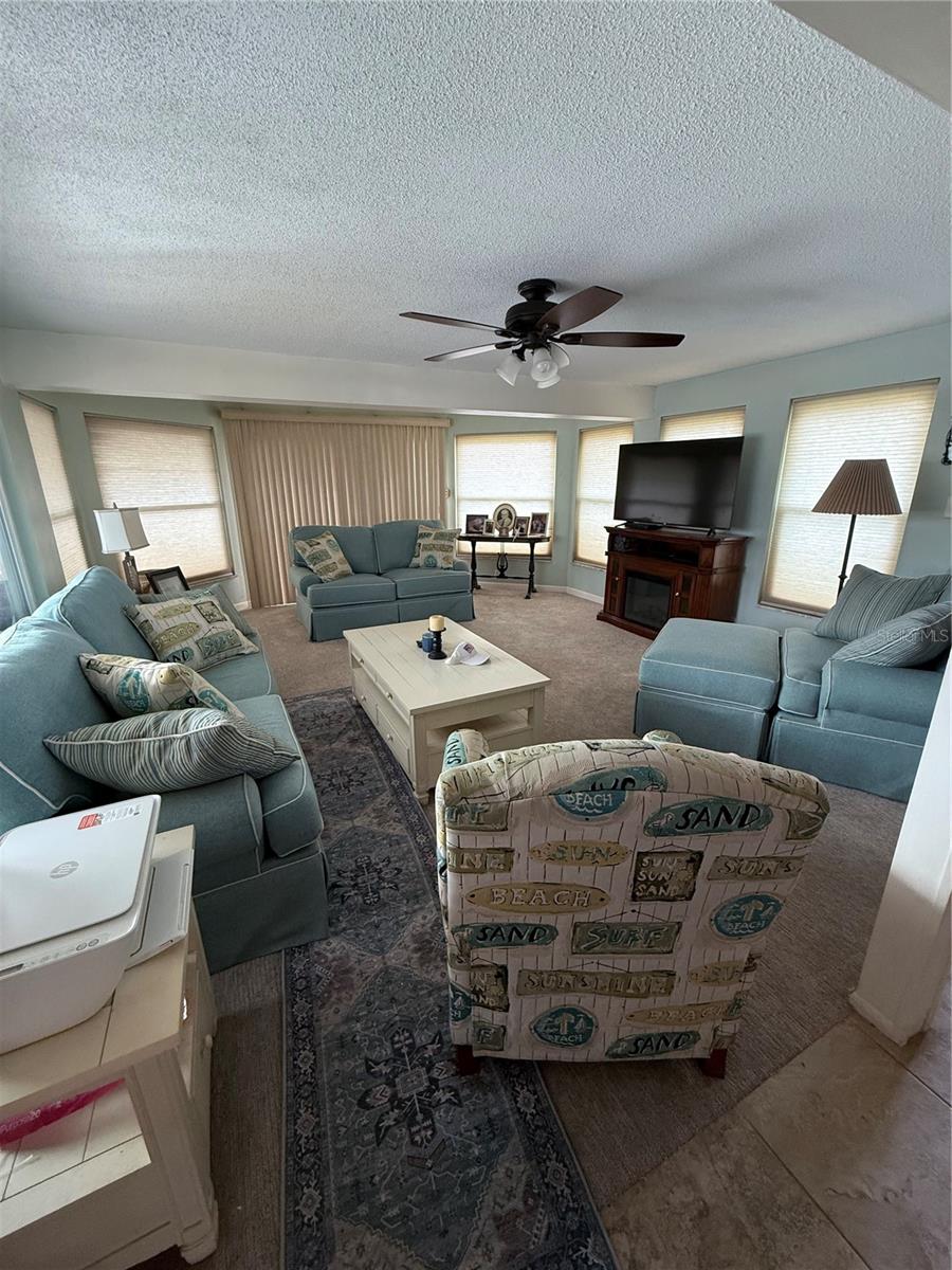 644 BLUE LN NW, PORT CHARLOTTE, FL, 33952