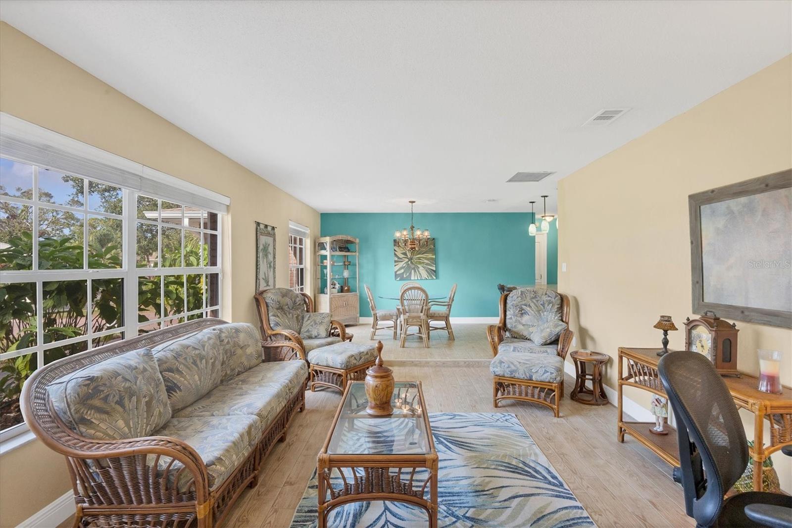 2215 39TH ST W, BRADENTON, FL, 34205