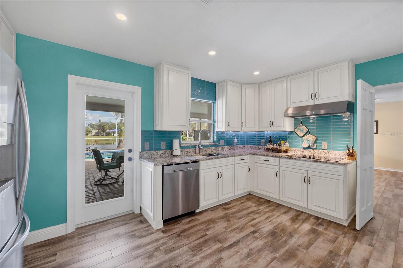 2215 39TH ST W, BRADENTON, FL, 34205