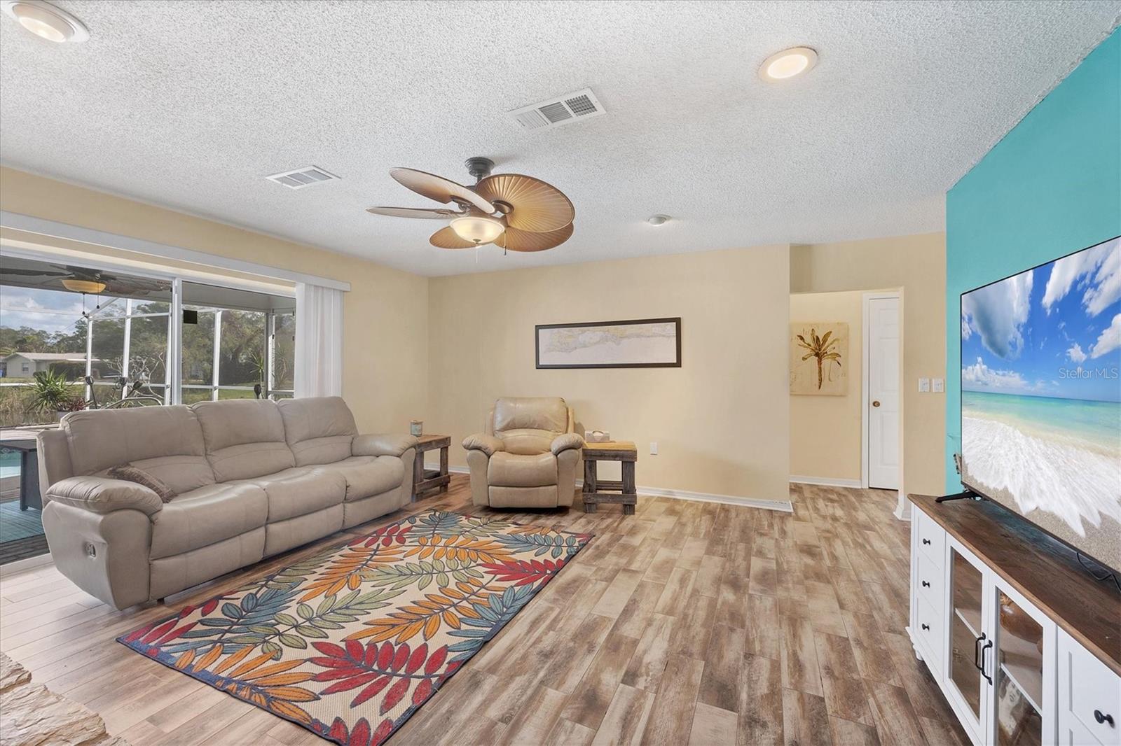2215 39TH ST W, BRADENTON, FL, 34205
