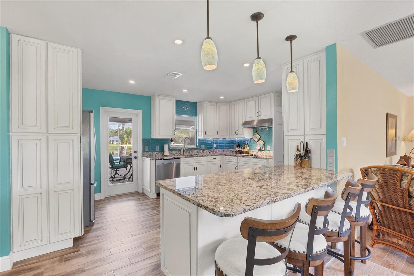 2215 39TH ST W, BRADENTON, FL, 34205
