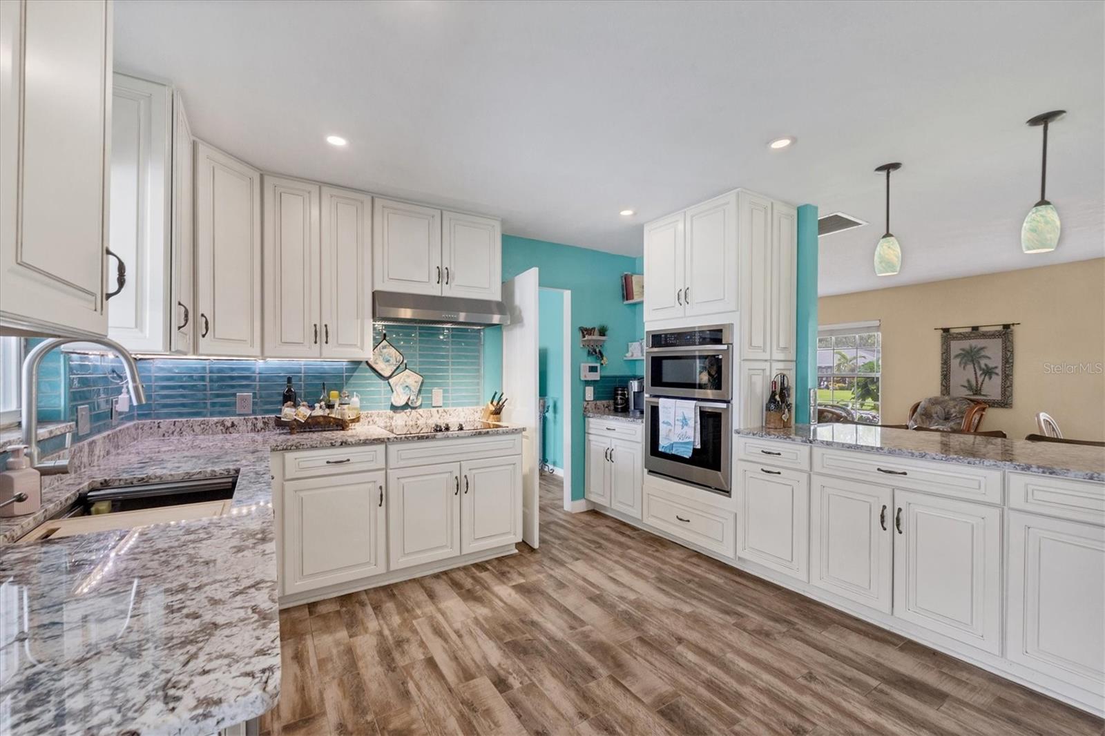 2215 39TH ST W, BRADENTON, FL, 34205