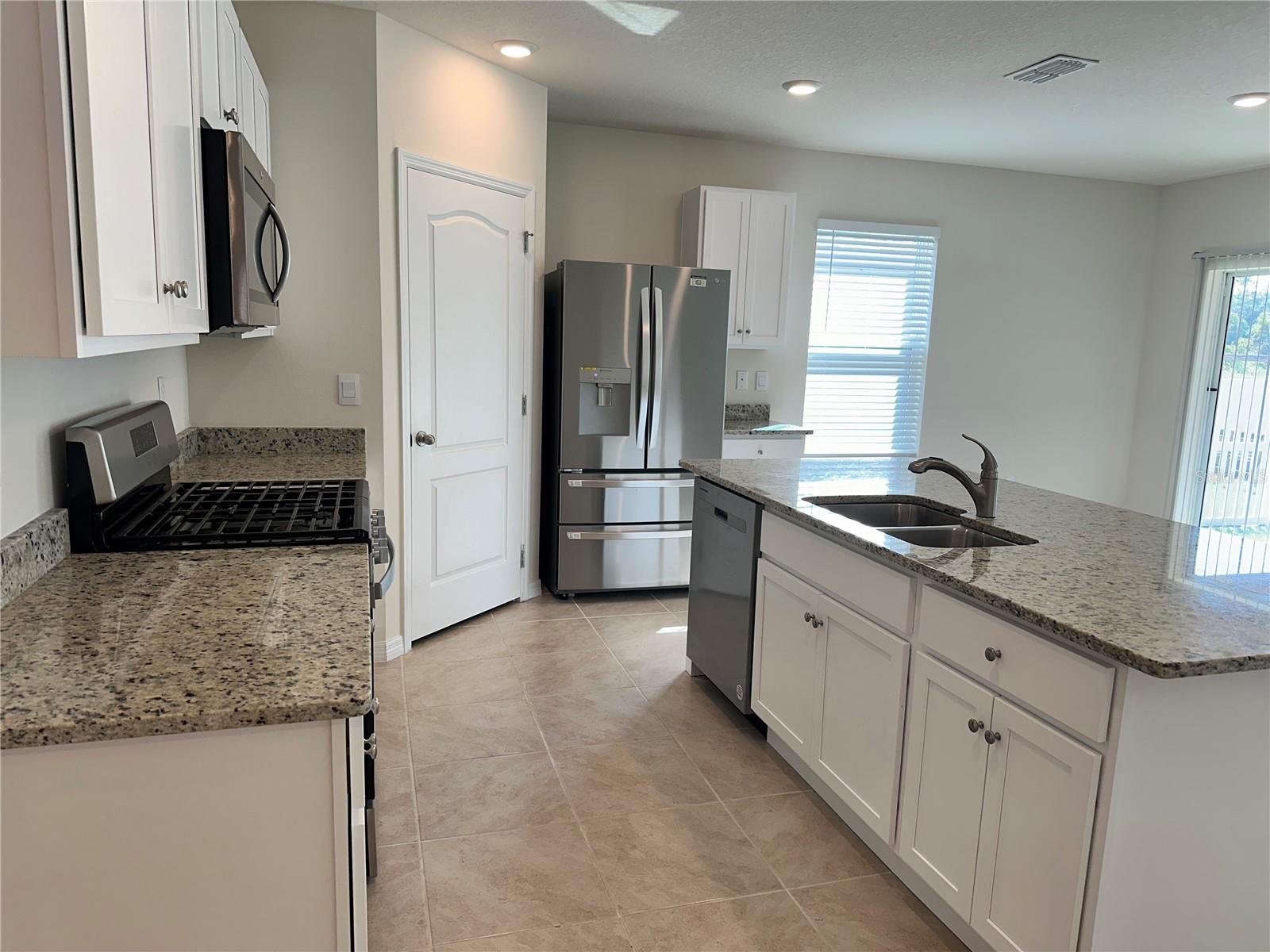 6350 SANDERS GROVE CIR, OKAHUMPKA, FL, 34762