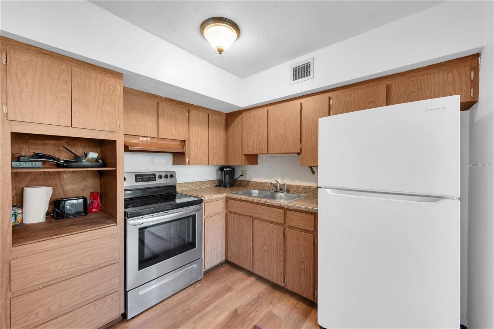 2021 AUSTRALIA WAY #33, CLEARWATER, FL, 33763