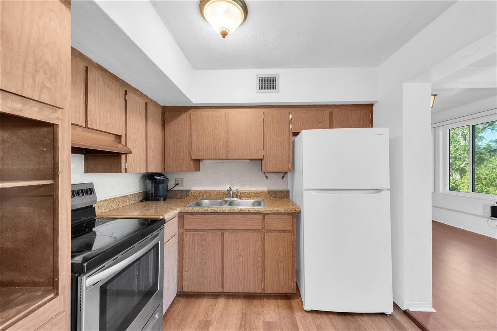 2021 AUSTRALIA WAY #33, CLEARWATER, FL, 33763