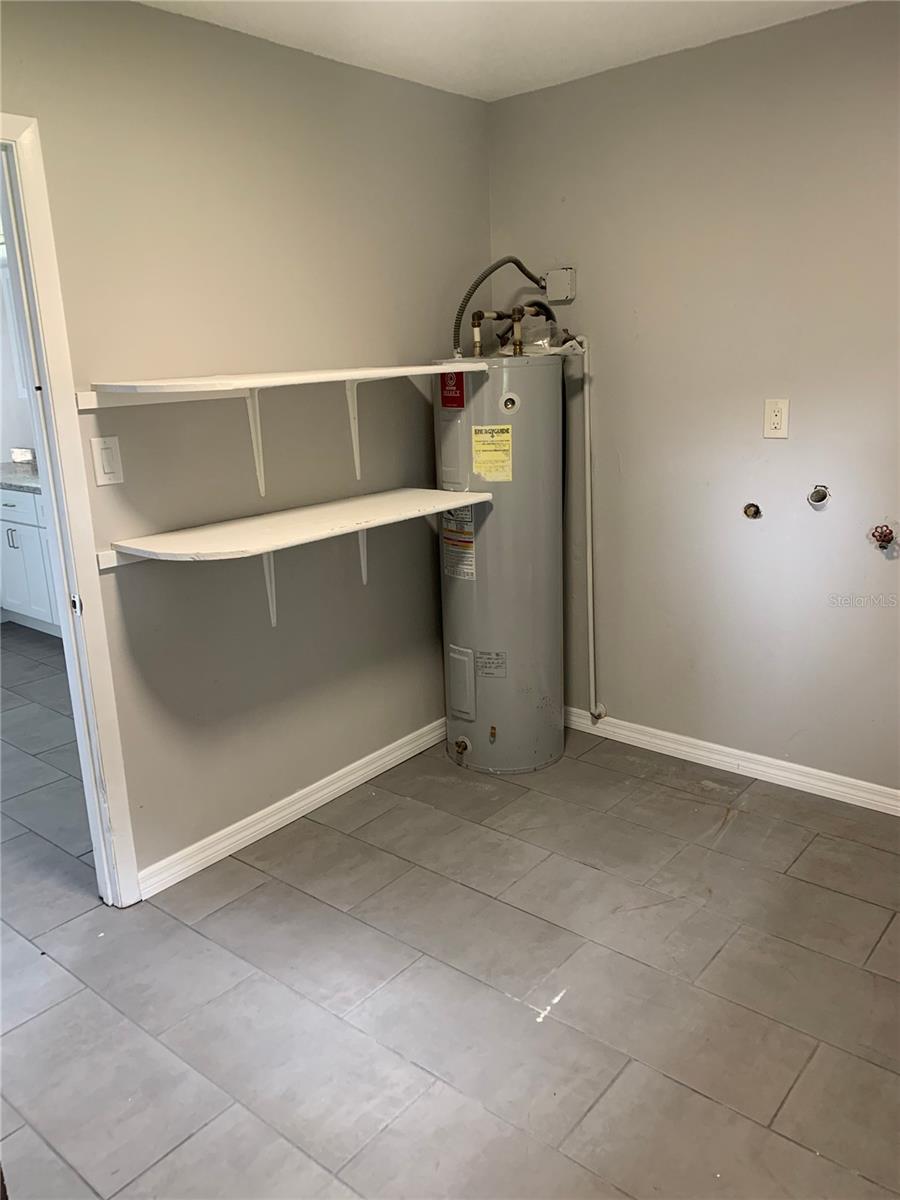 110 -112 W DAUGHTERY RD #110/112, LAKELAND, FL, 33809