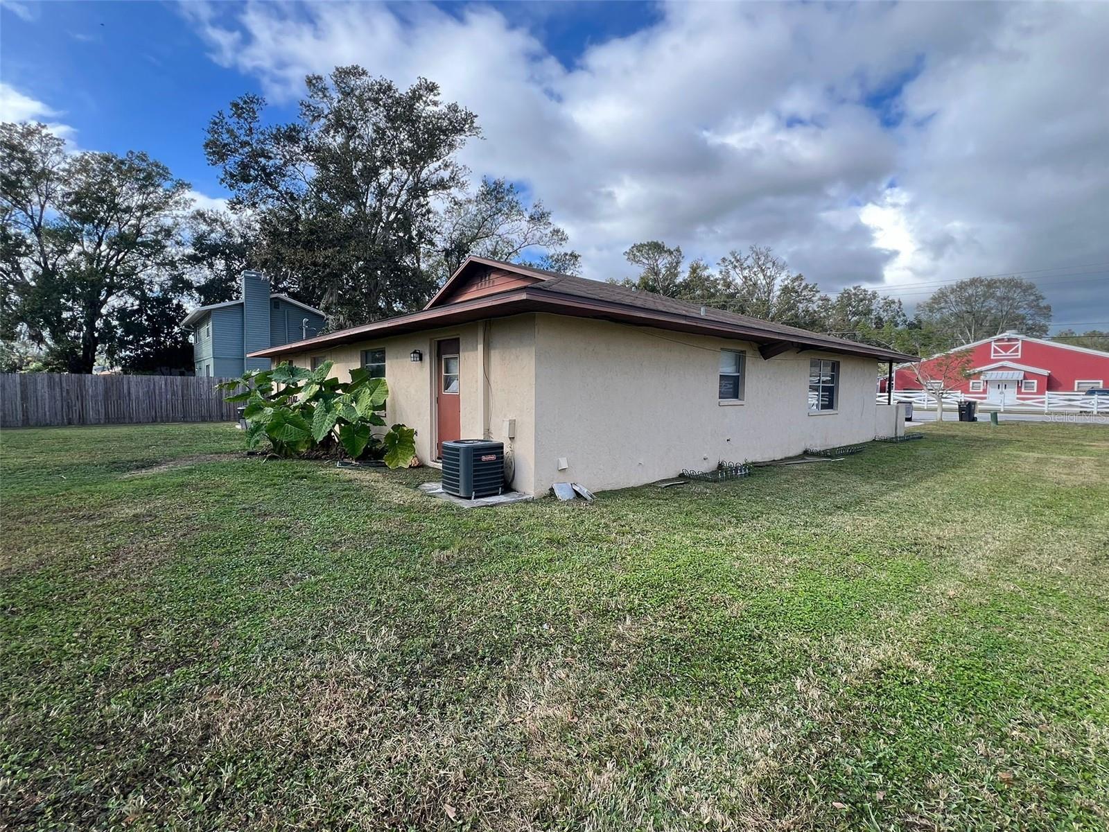 110 -112 W DAUGHTERY RD #110/112, LAKELAND, FL, 33809
