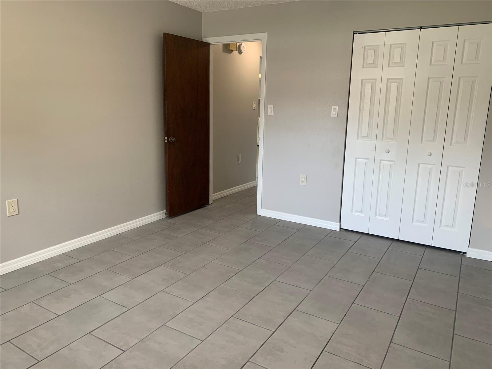 110 -112 W DAUGHTERY RD #110/112, LAKELAND, FL, 33809