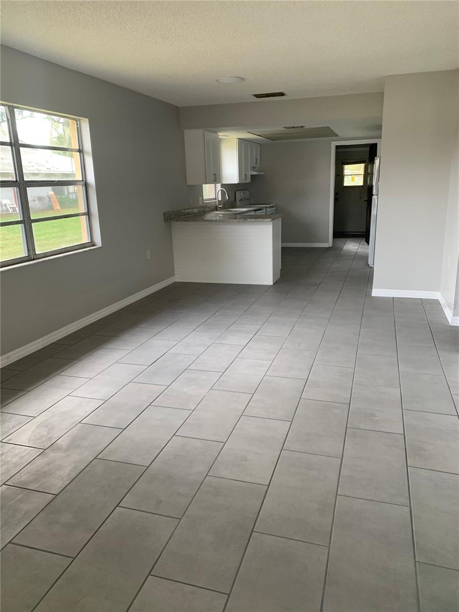 110 -112 W DAUGHTERY RD #110/112, LAKELAND, FL, 33809