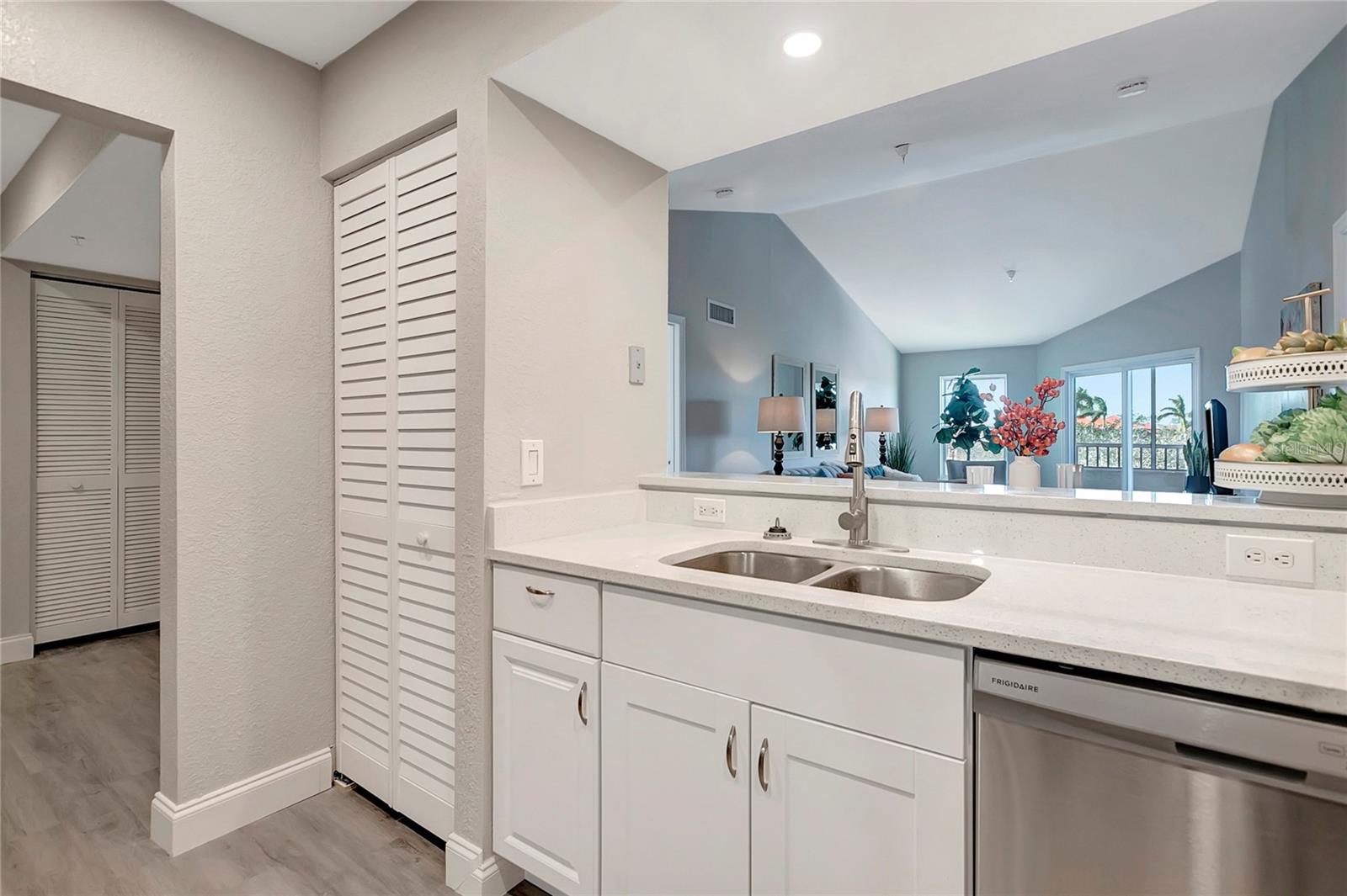 2323 FEATHER SOUND DR #310, CLEARWATER, FL, 33762