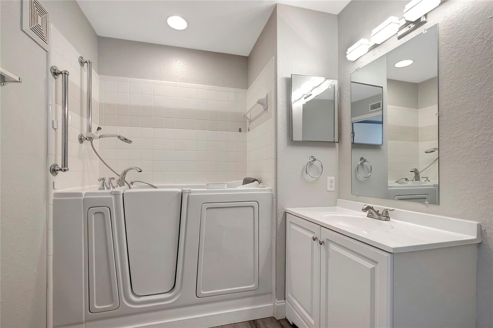 2323 FEATHER SOUND DR #310, CLEARWATER, FL, 33762