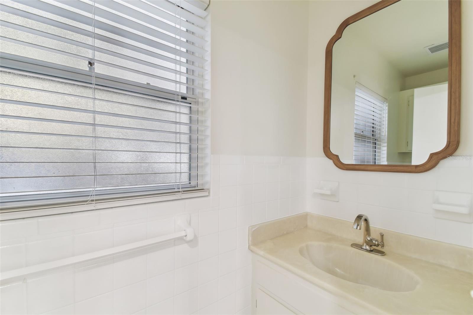 3322 W DORCHESTER ST, TAMPA, FL, 33611