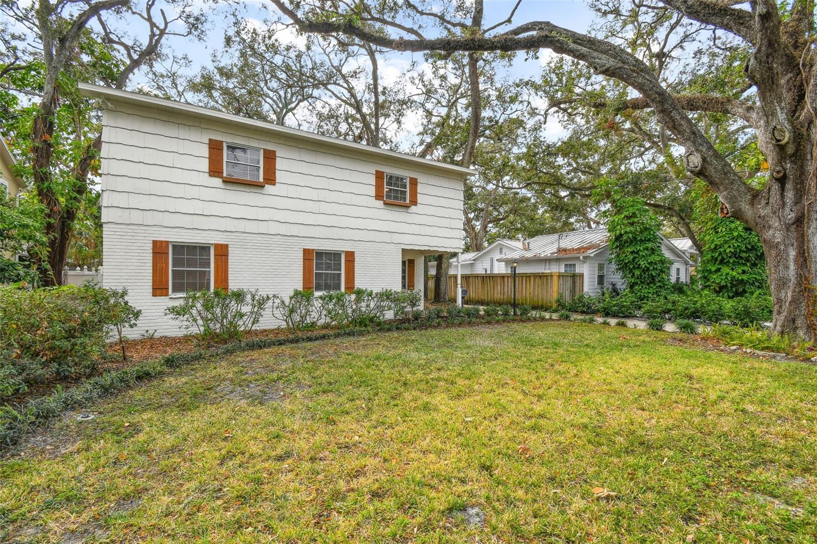 3322 W DORCHESTER ST, TAMPA, FL, 33611