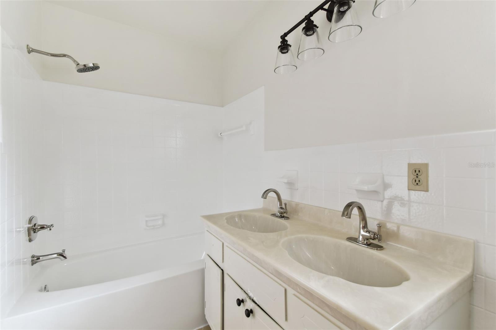 3322 W DORCHESTER ST, TAMPA, FL, 33611