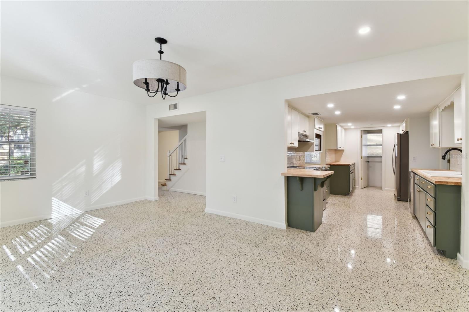 3322 W DORCHESTER ST, TAMPA, FL, 33611