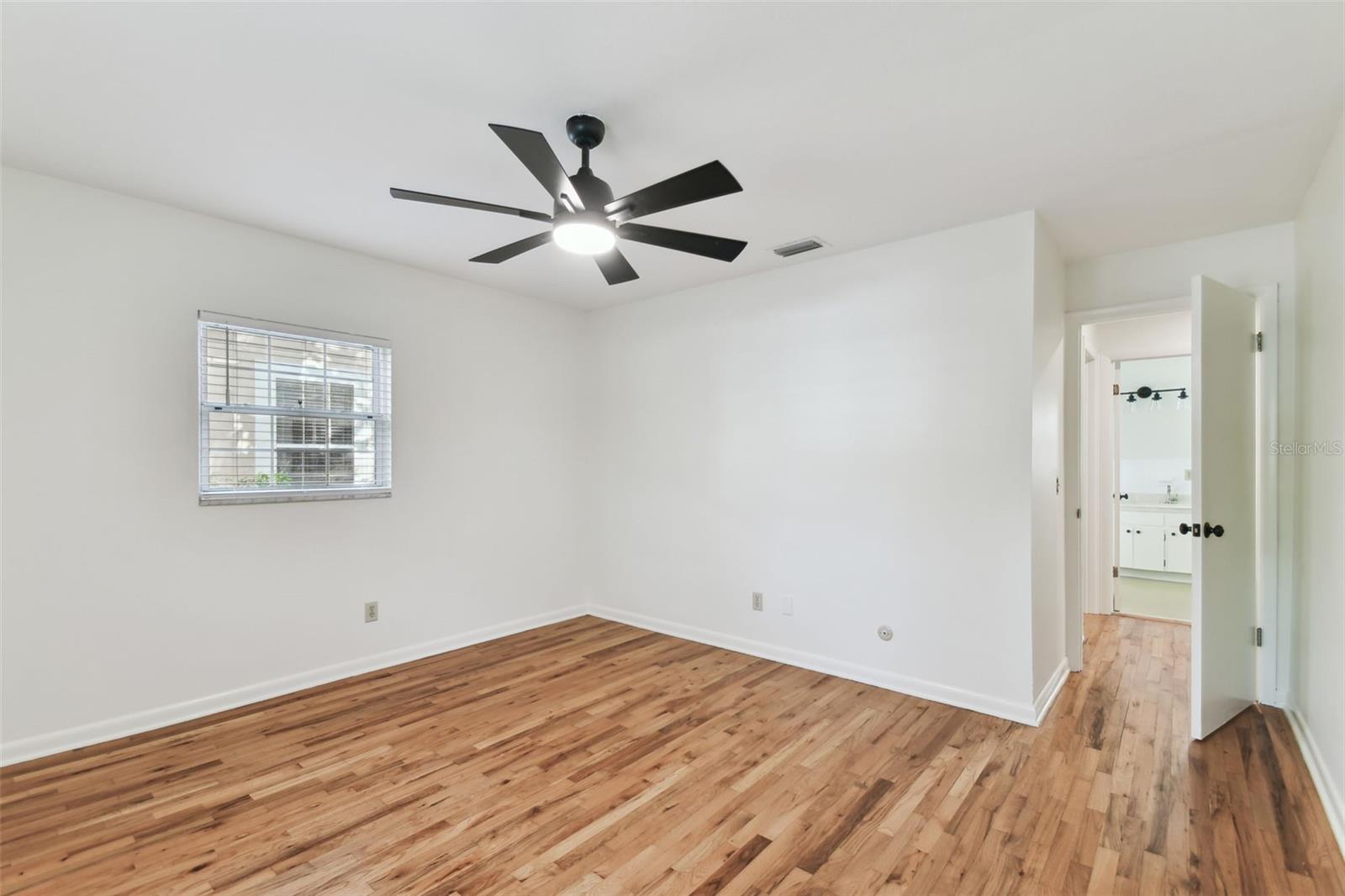 3322 W DORCHESTER ST, TAMPA, FL, 33611