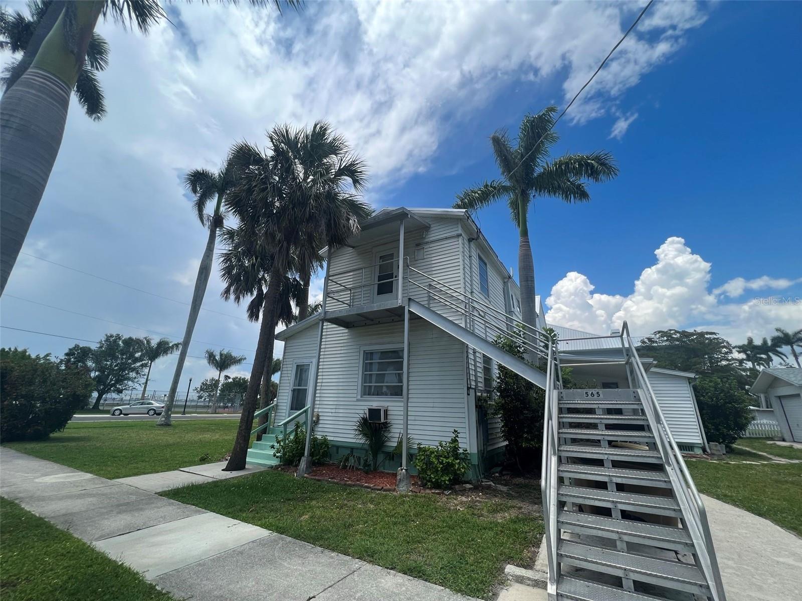 565 W RETTA ESPLANADE #B, PUNTA GORDA, FL, 33950