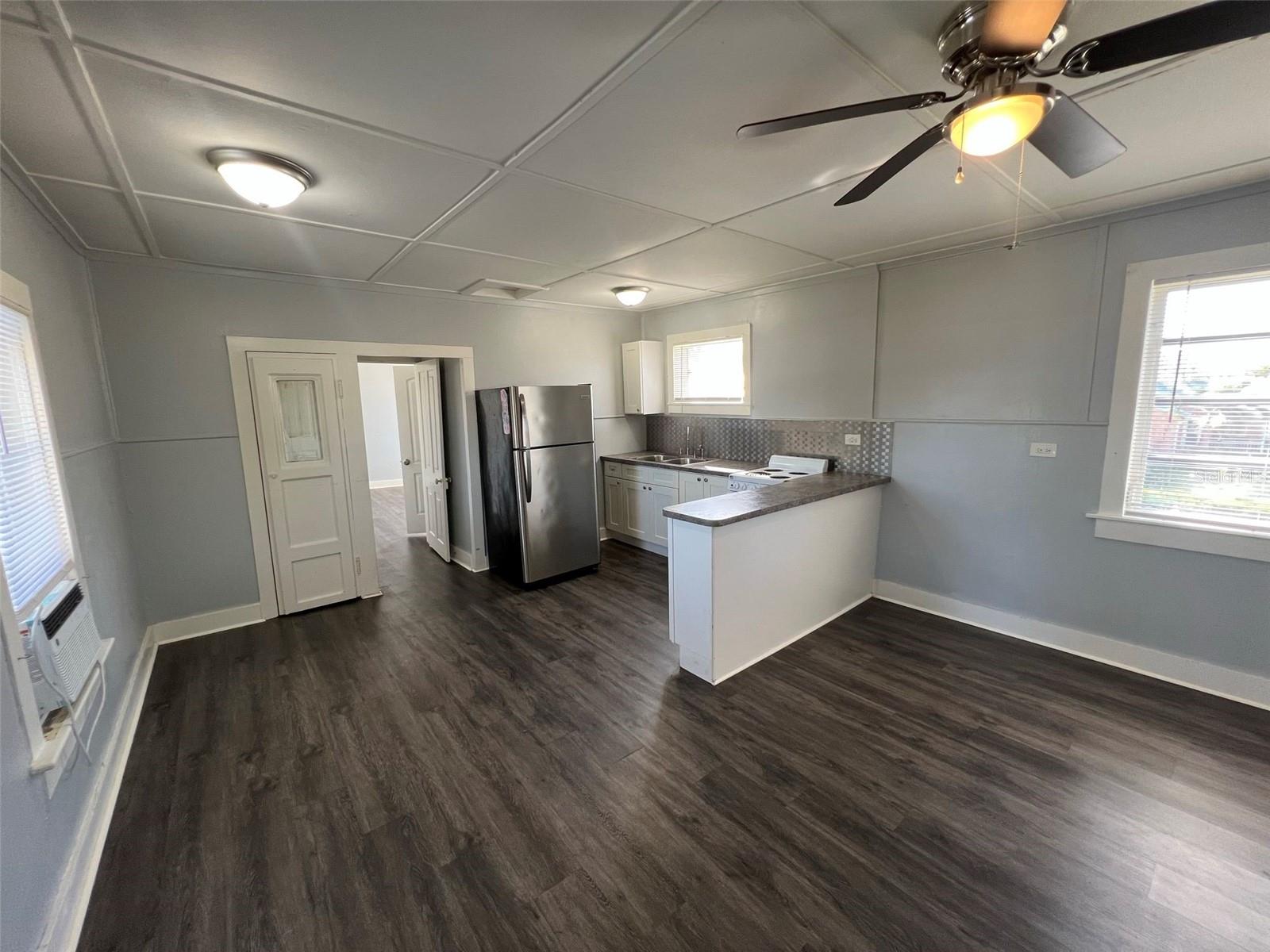 565 W RETTA ESPLANADE #B, PUNTA GORDA, FL, 33950