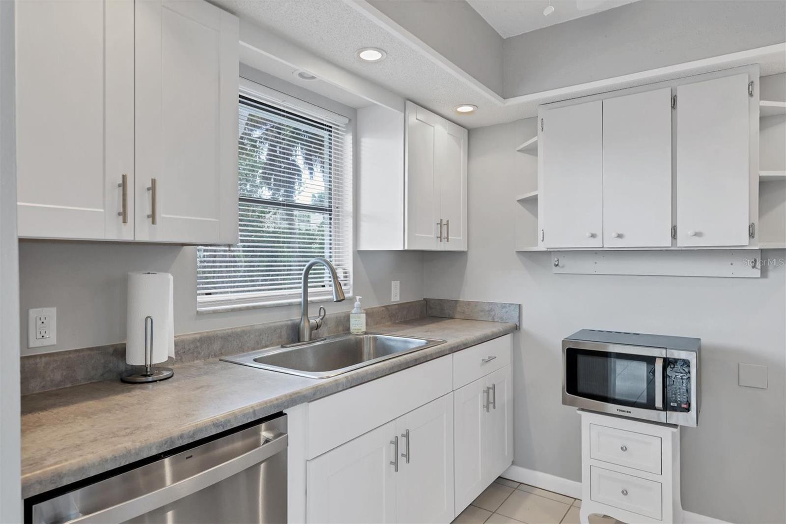 2835 N BEACH RD, ENGLEWOOD, FL, 34223