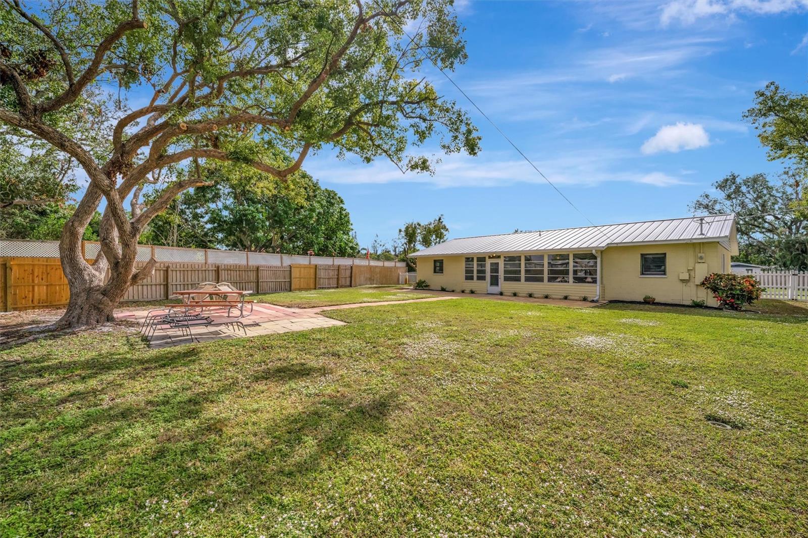 409 ARCHIBALD AVE, SARASOTA, FL, 34243