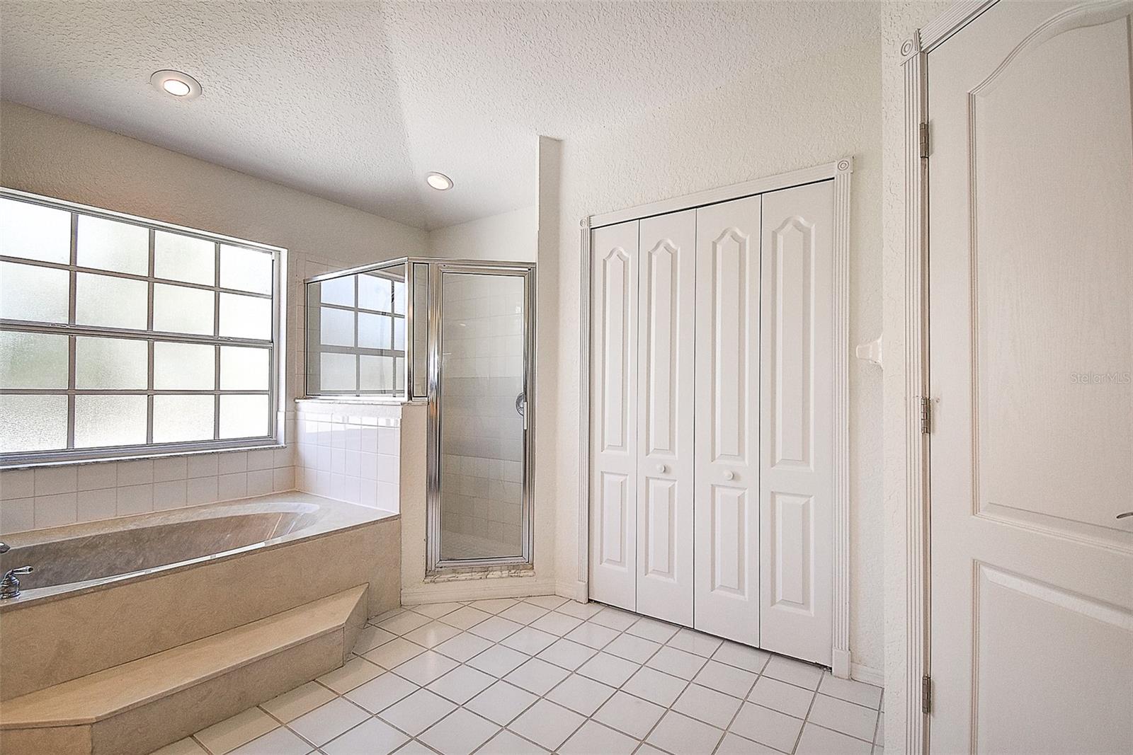 8620 BROOKWAY CIR, TAMPA, FL, 33635