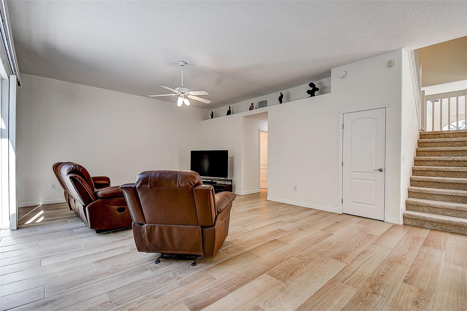 8620 BROOKWAY CIR, TAMPA, FL, 33635