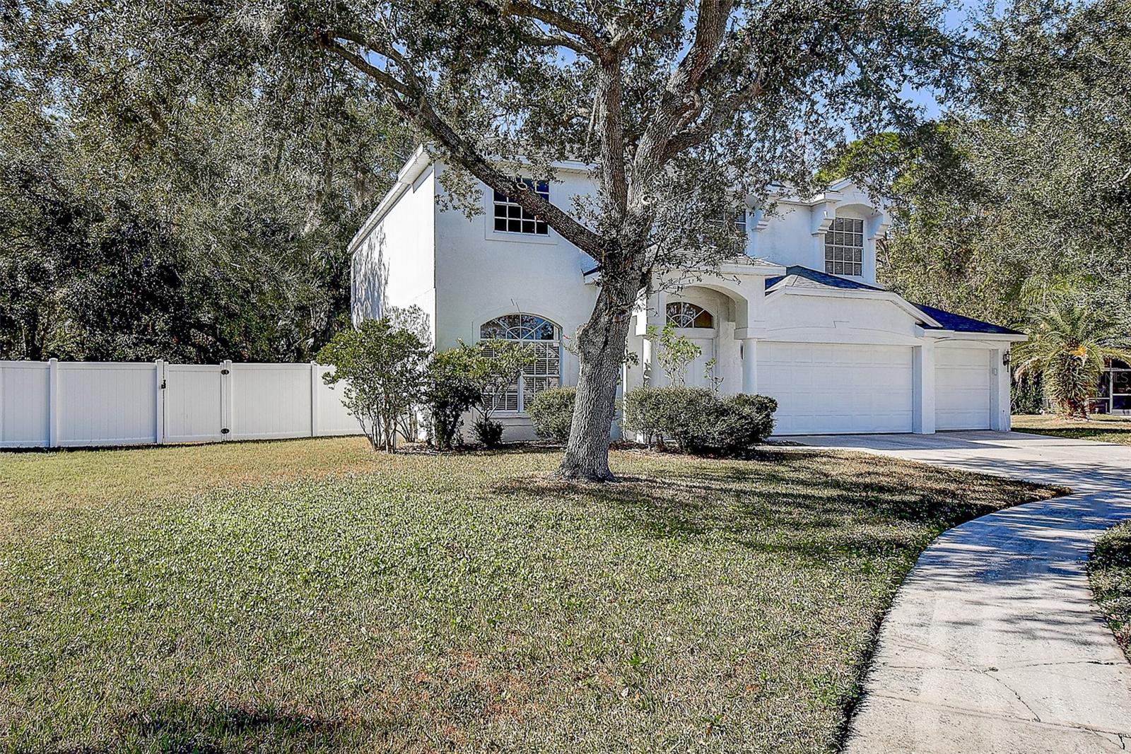 8620 BROOKWAY CIR, TAMPA, FL, 33635