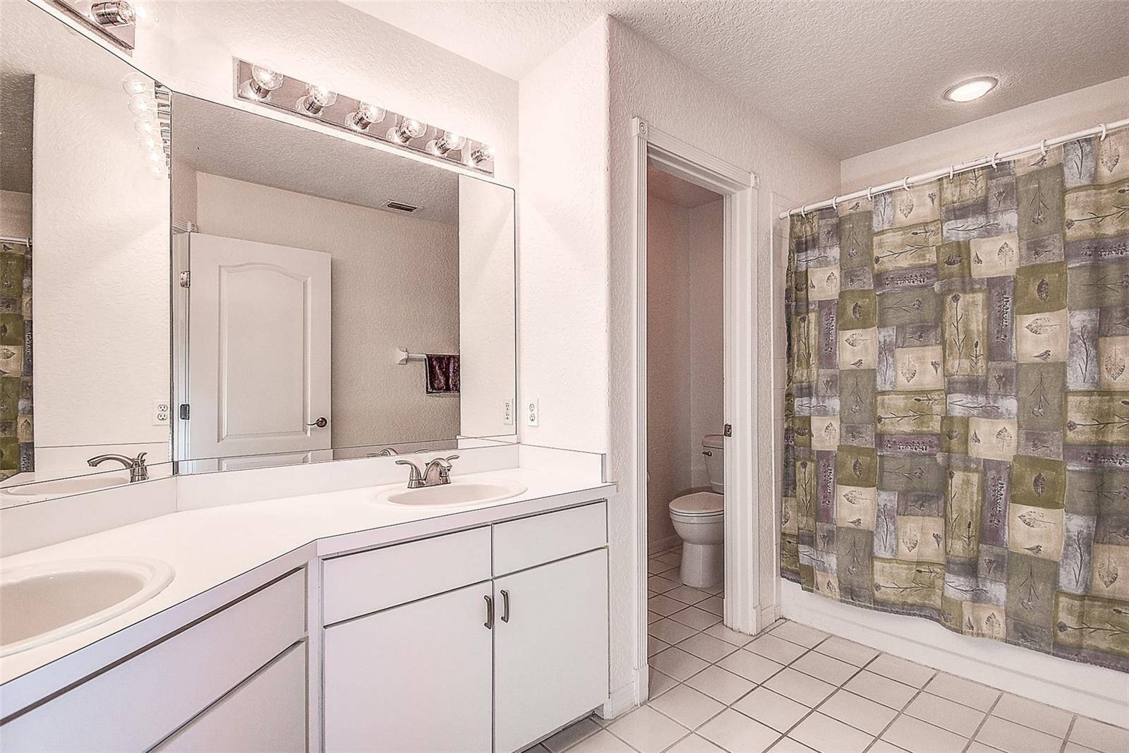 8620 BROOKWAY CIR, TAMPA, FL, 33635