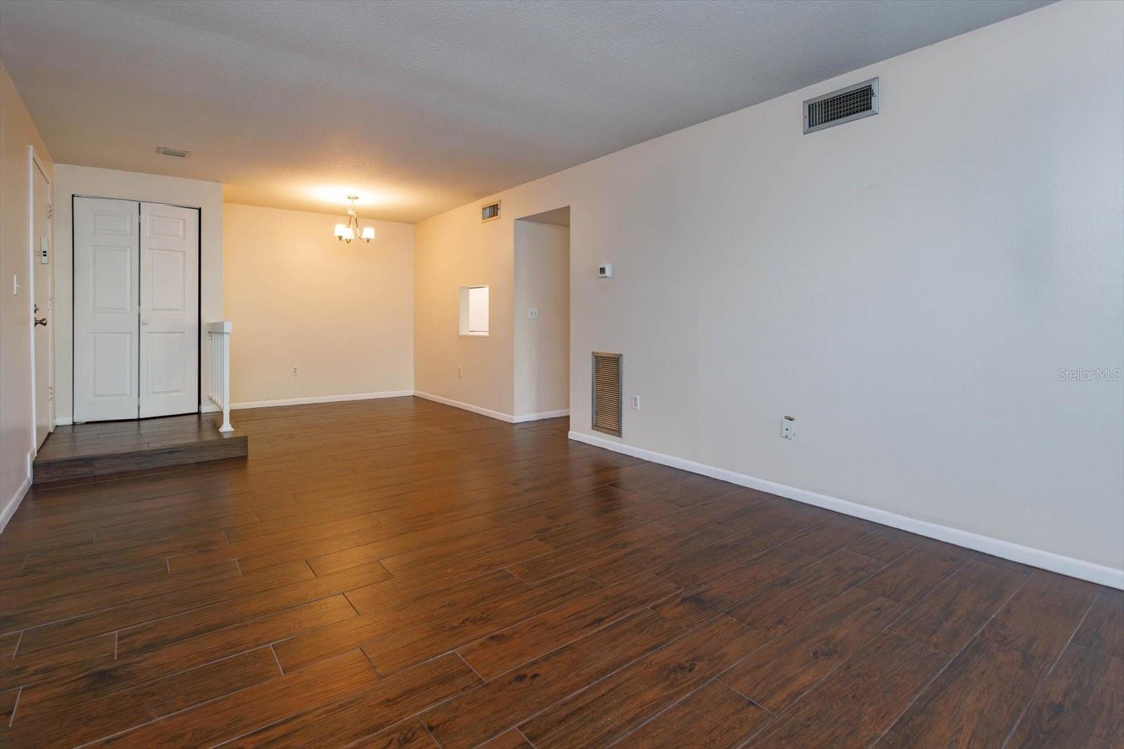 3294 S SEMORAN BLVD #1, ORLANDO, FL, 32822
