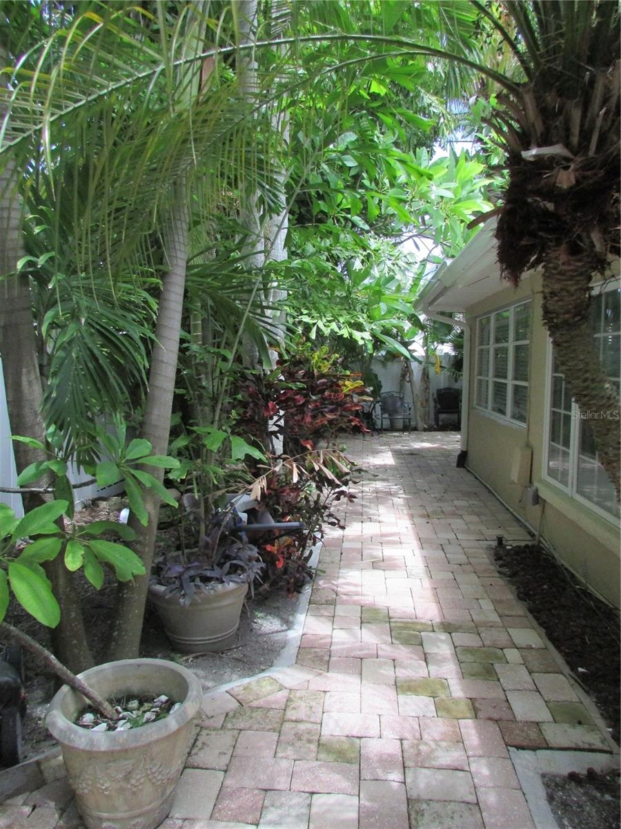 24 160TH CT, REDINGTON BEACH, FL, 33708