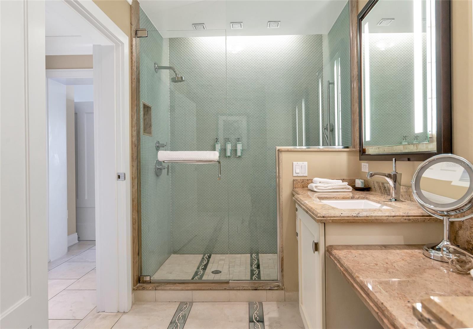 915 SEASIDE DR #604, SARASOTA, FL, 34242