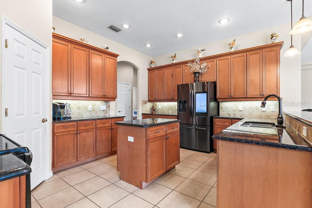 636 CITRUS WOOD LN, VALRICO, FL, 33594