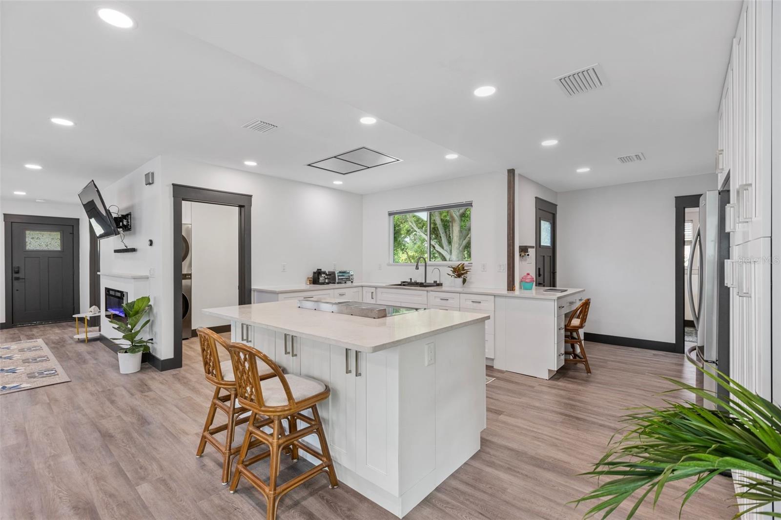 2514 BEACH BLVD S, GULFPORT, FL, 33707