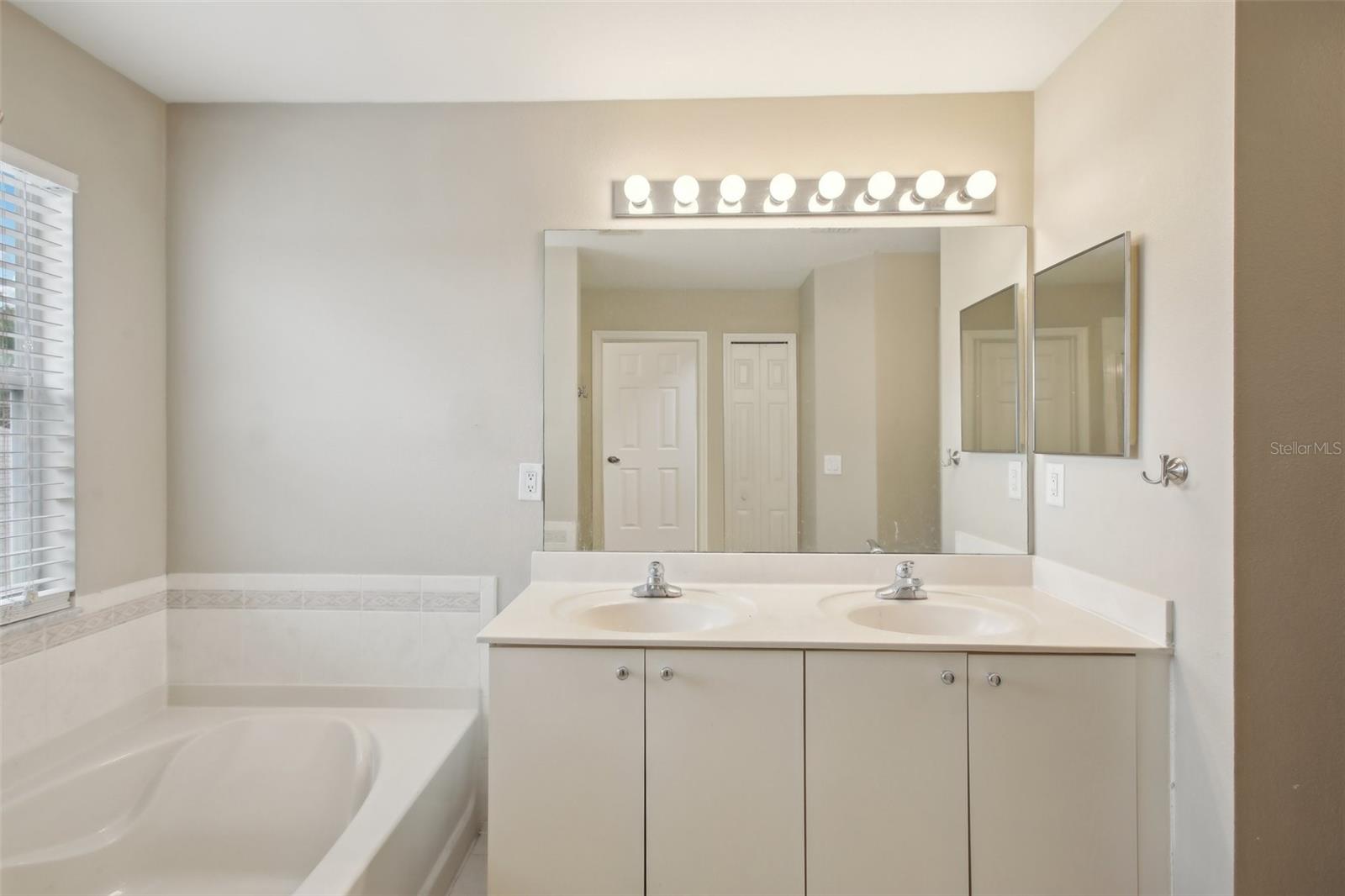 11908 WHISPER CREEK DR, RIVERVIEW, FL, 33569