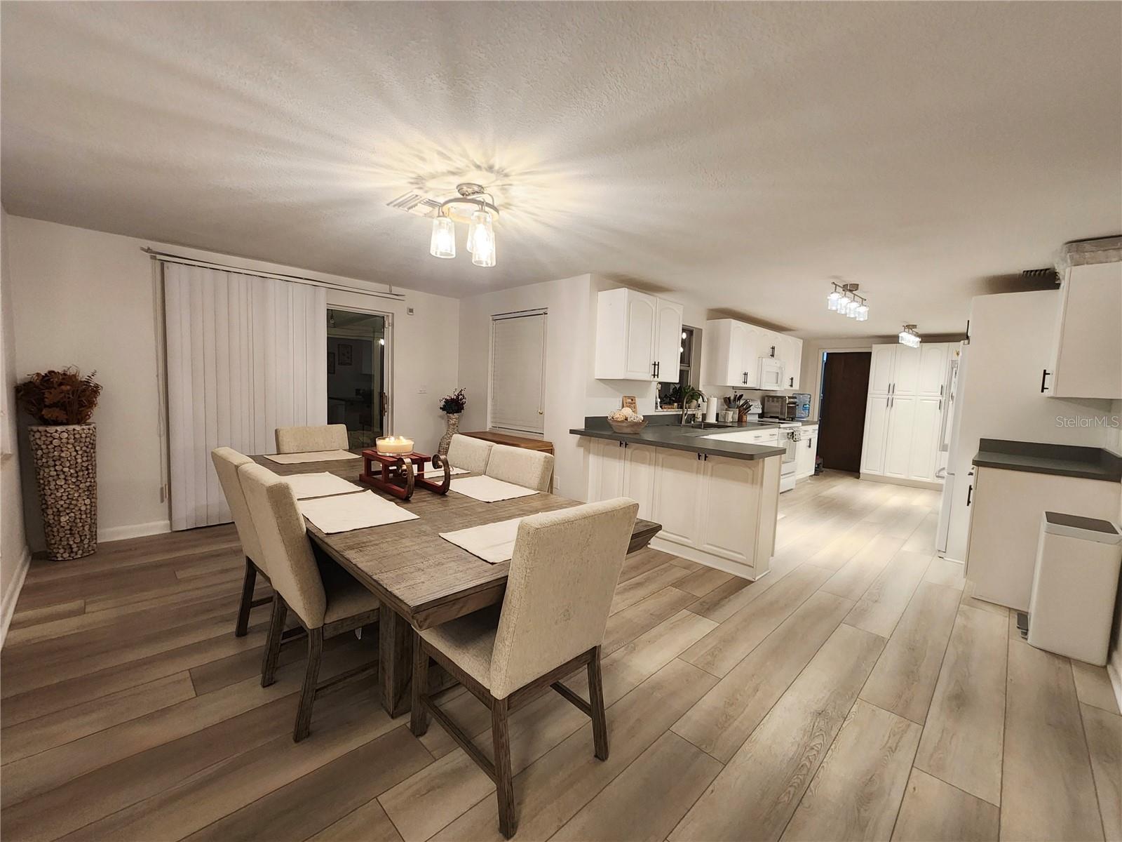 508 CRYSTAL LAKE RD, LUTZ, FL, 33548