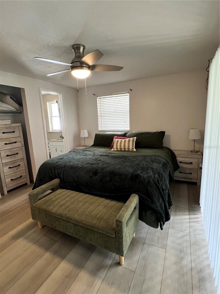 508 CRYSTAL LAKE RD, LUTZ, FL, 33548