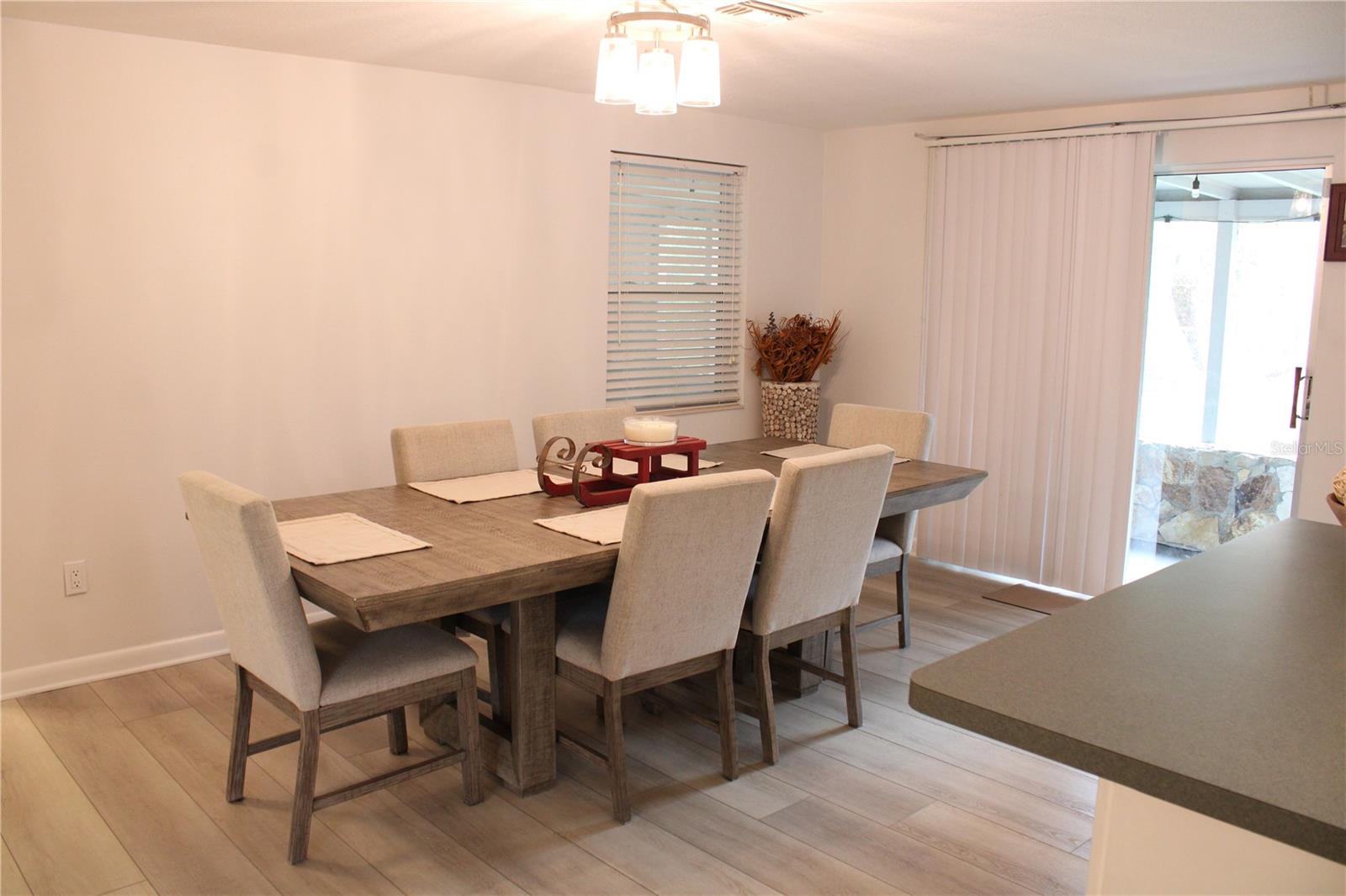 508 CRYSTAL LAKE RD, LUTZ, FL, 33548