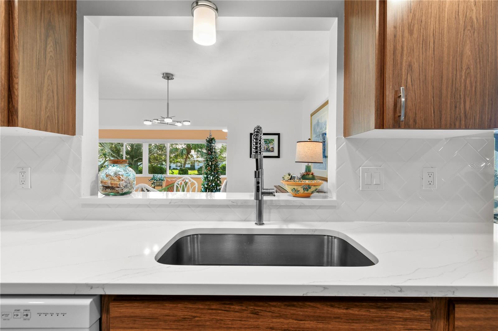 6913 8TH AVE W, BRADENTON, FL, 34209