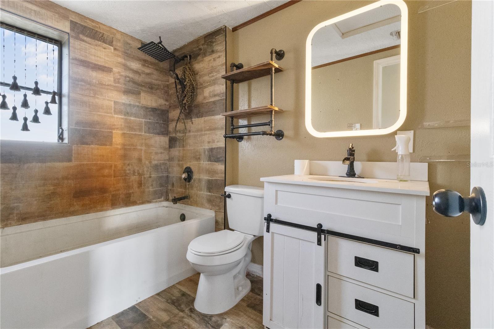 107 GROVE RD, VENICE, FL, 34293