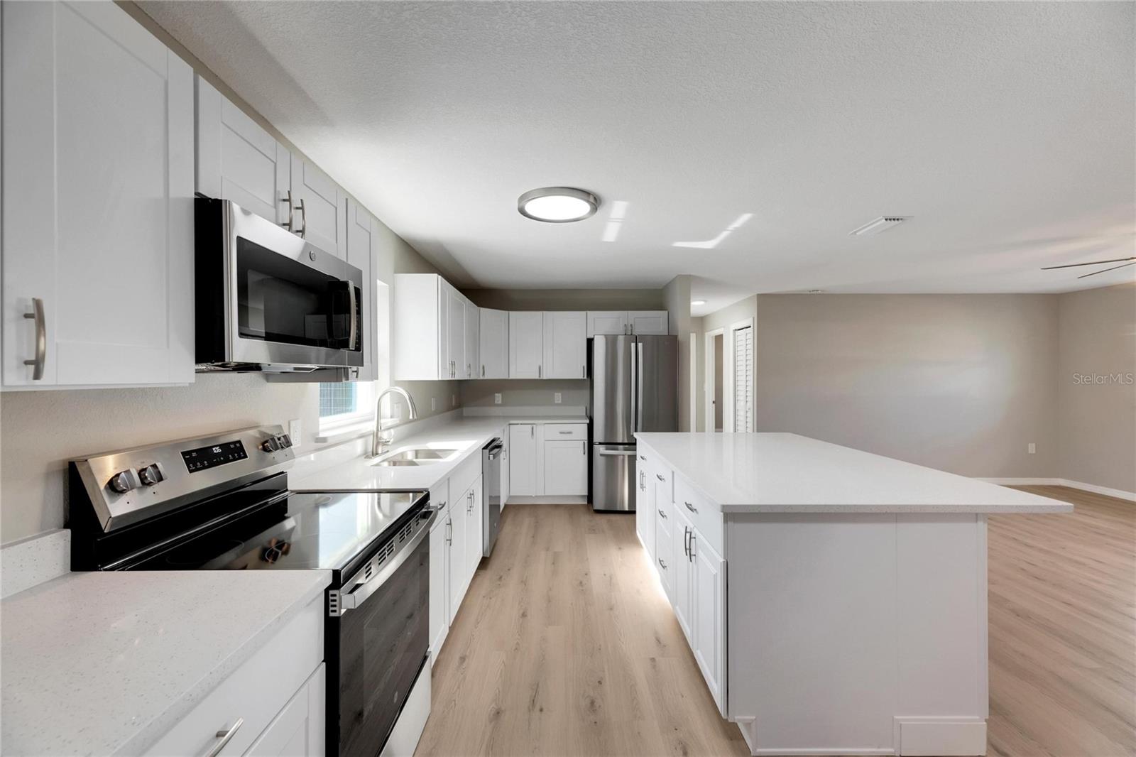 660 FLAMINGO DR, APOLLO BEACH, FL, 33572