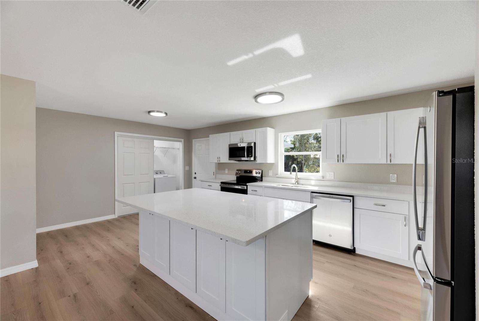 660 FLAMINGO DR, APOLLO BEACH, FL, 33572