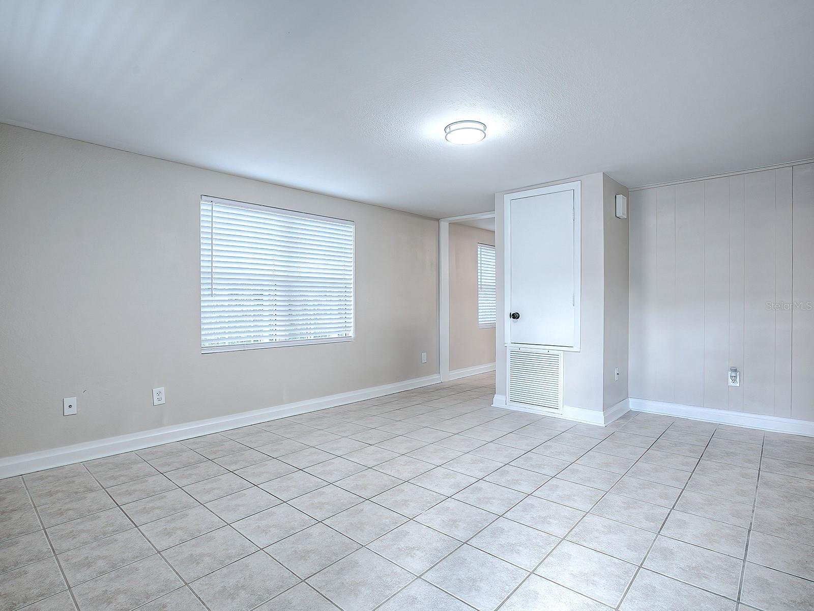 1323 LIBERTY AVE, MOUNT DORA, FL, 32757