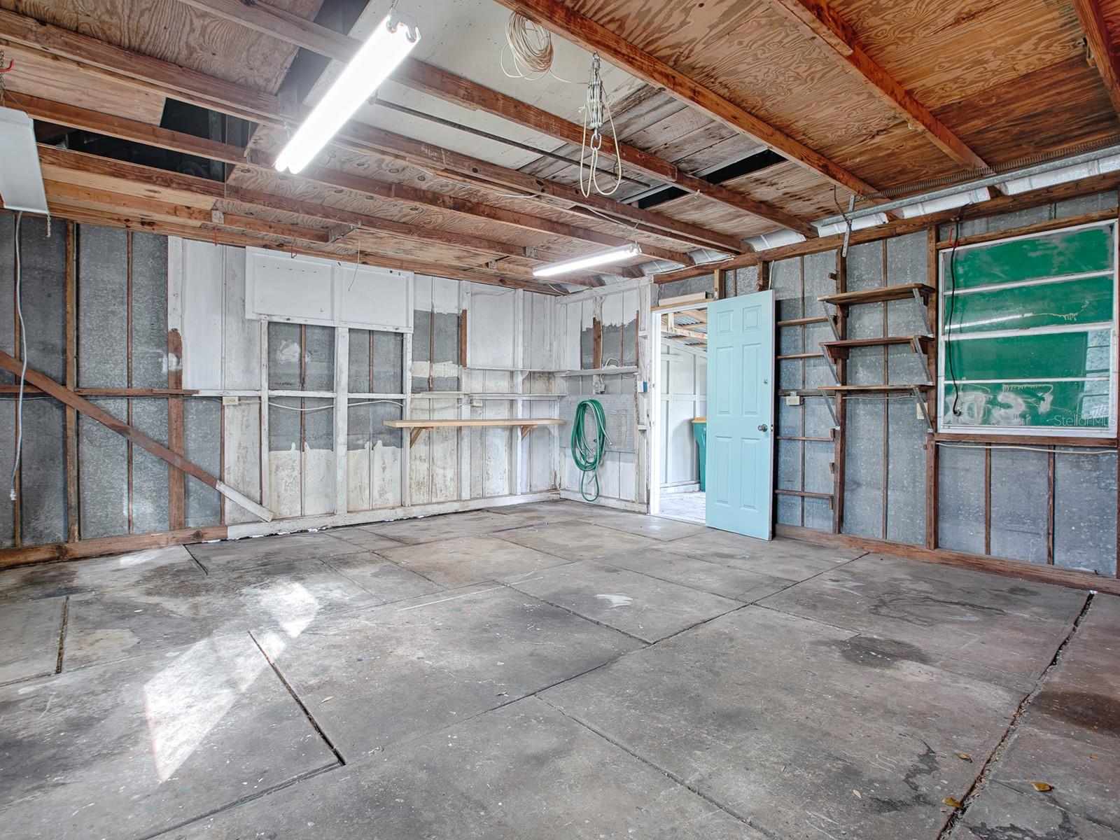 1323 LIBERTY AVE, MOUNT DORA, FL, 32757