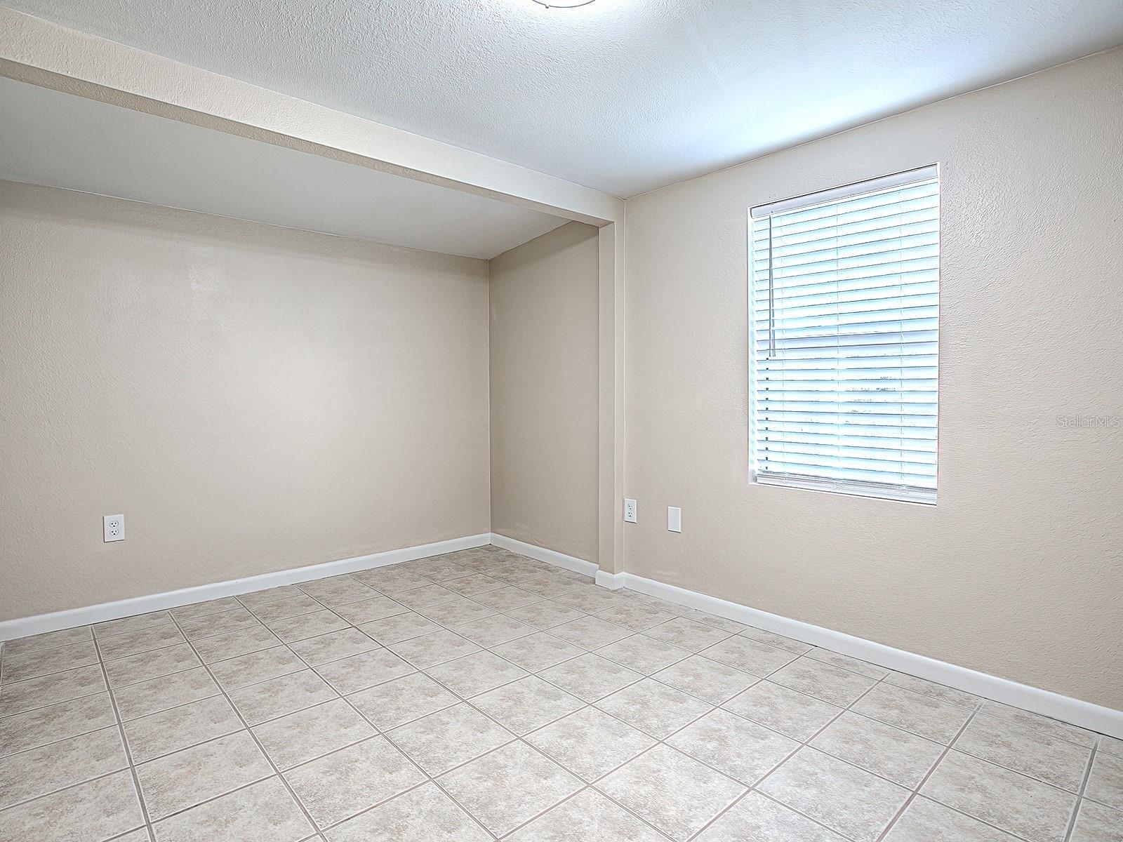 1323 LIBERTY AVE, MOUNT DORA, FL, 32757